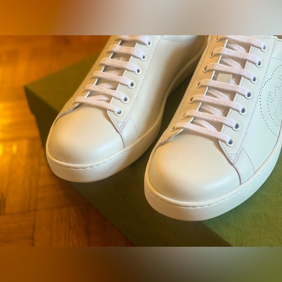 GUCCI ๐ Ace Sneaker | Menโs Size 10.5 US White Leather/Grey Interlocking Gs NWT - Picture 11 of 16